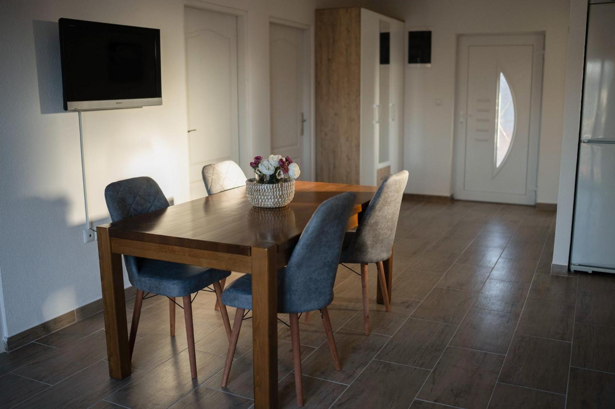 Apartmani Elegance Tuzla Exterior foto