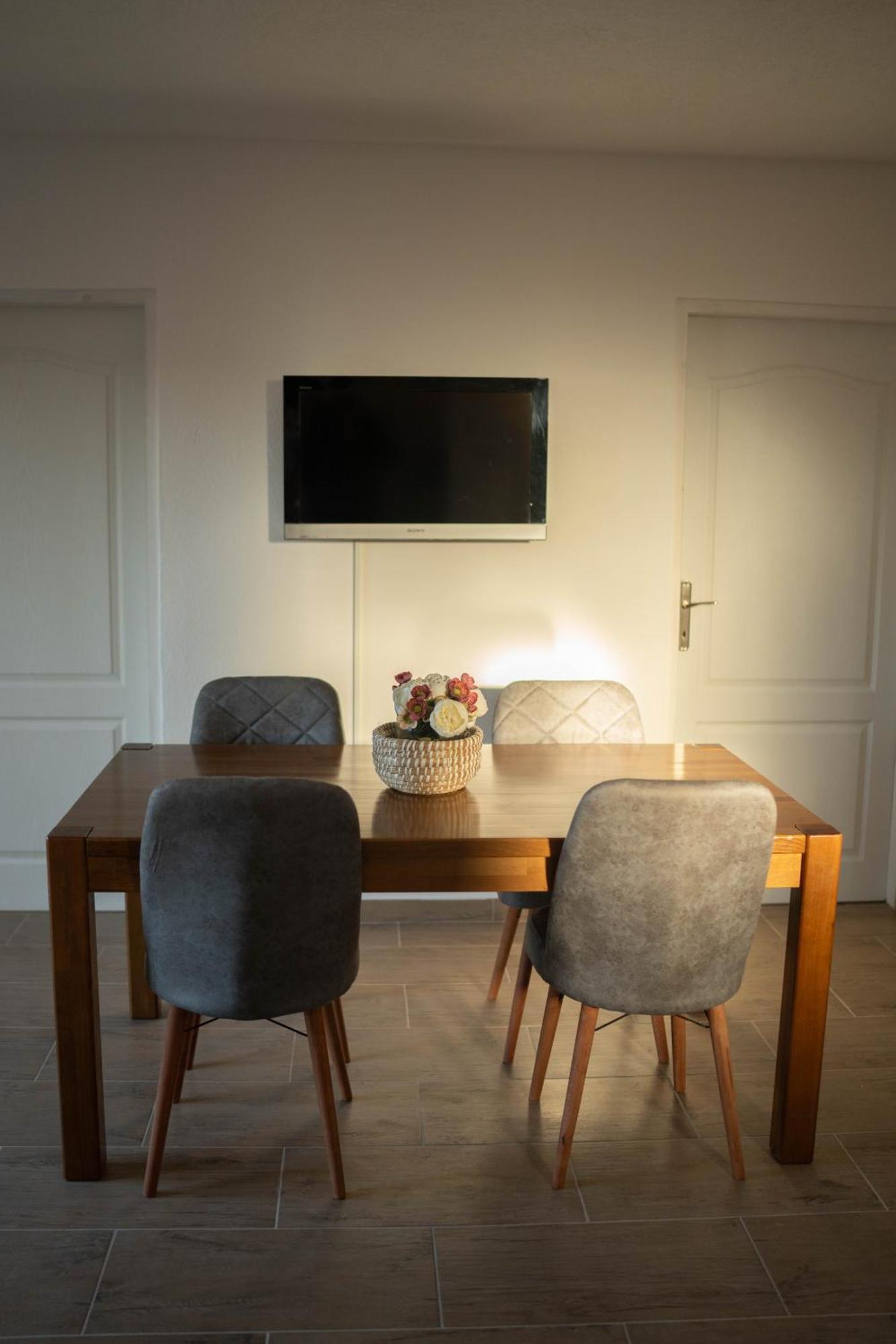 Apartmani Elegance Tuzla Exterior foto