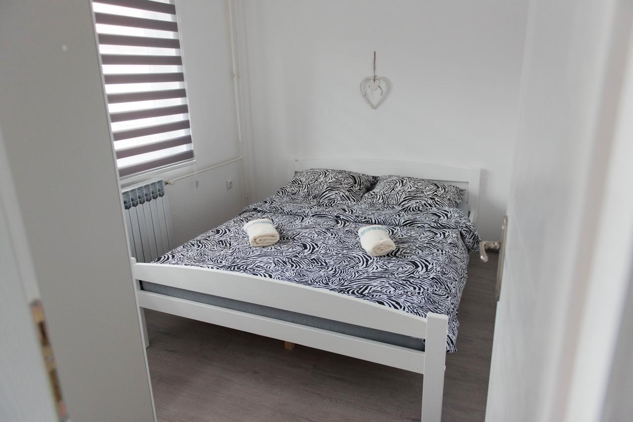 Apartmani Elegance Tuzla Exterior foto